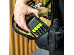 Set caricabatterie Green Cell GC VitalCharger per batterie e 4 x AA Ni-MH 2000mAh